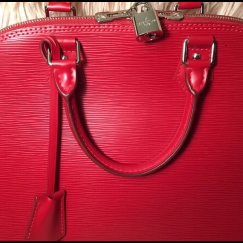 SOLD Authentic Louis Vuitton Epi Alma MM Red - Picture 2 of 7